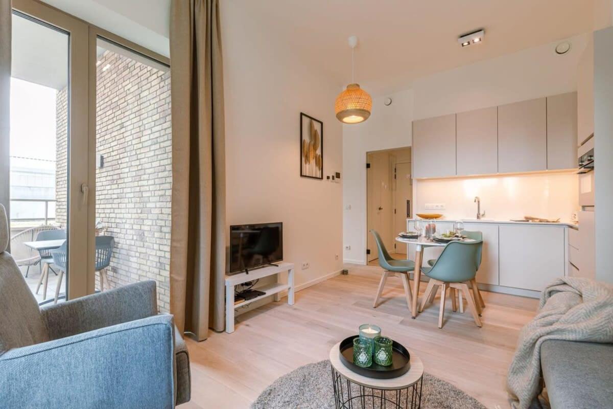 Huswell - Modern In A New Near The Sea Apartment *
